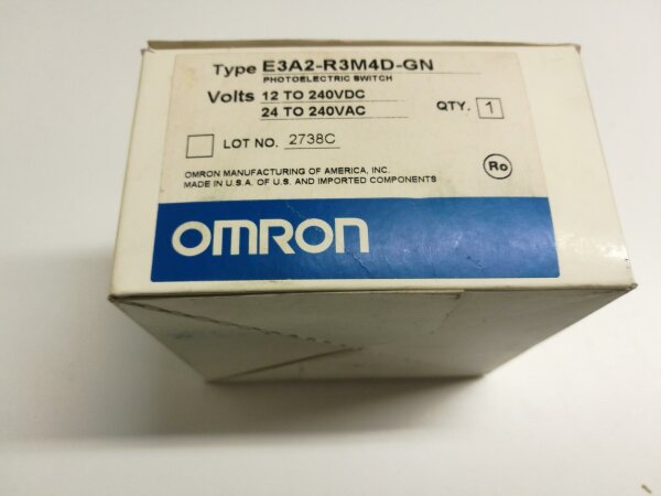 Omron E3A2-R3M4D-GN photoelectric sensor