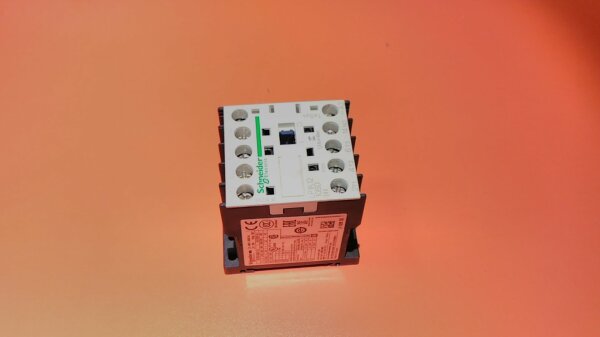 Schneider LP1K1210BD TeSys K contactor - 3P - AC-3 <= 440 V 12 A - 1 NO aux. - 24 V DC coil