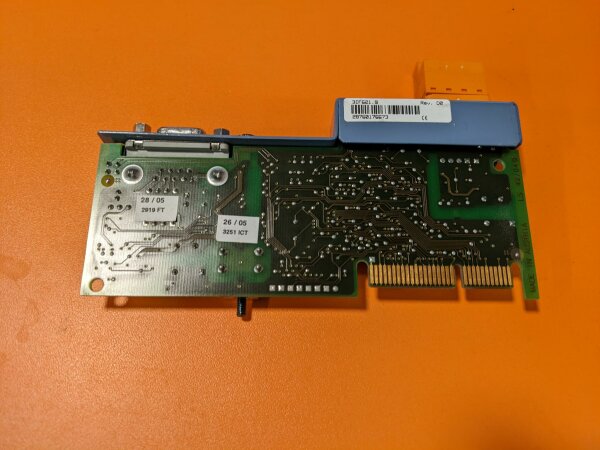 2005 interface module, 1 RS485/RS422 interface, 1 CAN interface, both electrically isolated and network-capable, slot for CPU and interface modules