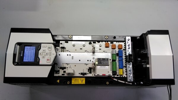 ABB ACS880-01-045A-3 FREQUENZUMRICHTER 22KW 3AUA0000108020