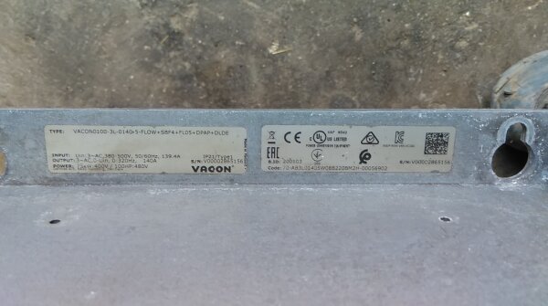 VACON VACON0100-3L-0140-5-FLOW+SBF4+FL05+DPAP+DLDE 75KW 400V Frequenzumrichter