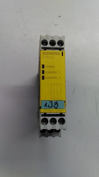 Siemens 3TK2821-1CB30 Sicherheitsrelais für industrielle Anwendungen